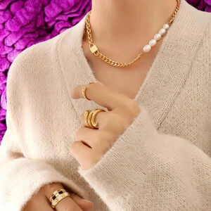 🆕️18K Gold Plated Chain Necklace with Freshwater Pearls & Padlock Charm ✨